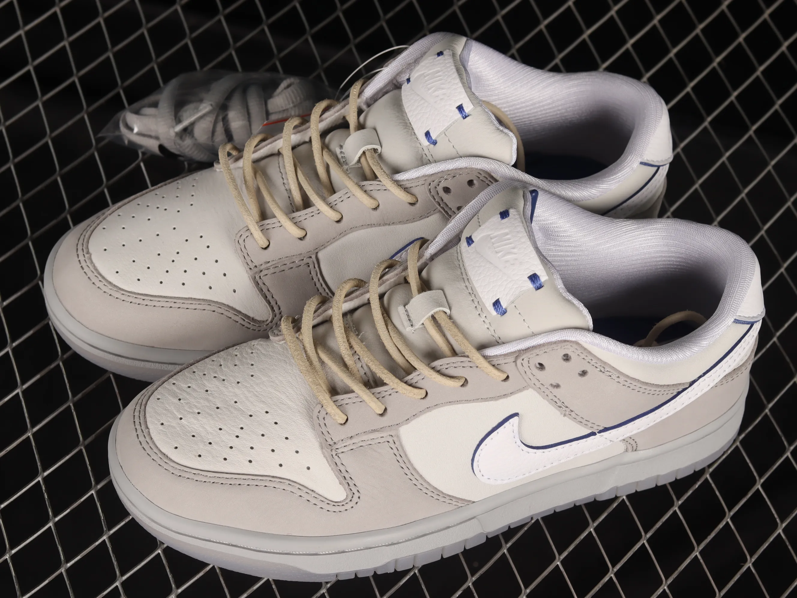All Categories Nk SB Dunk Series Nk SB Dunk Low Low-top sneakers Pure original version Nk SB Dunk Low "Grey Leather" Moon Gray SB low-top sports and leisure sneakers DX3722-001